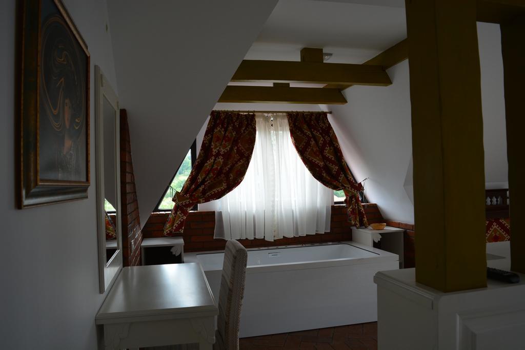 Conacul Bratescu Hotel Bran  Exterior foto